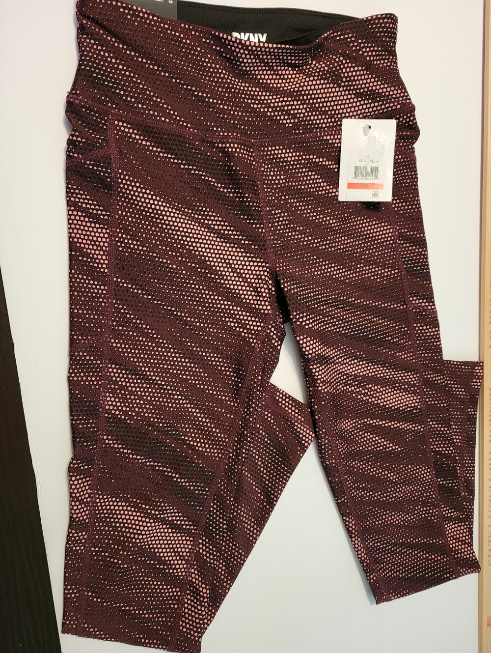 DKNY Sport Leggings NWT XS High Waist 7/8 Length Tight Burgundy Pink Dot